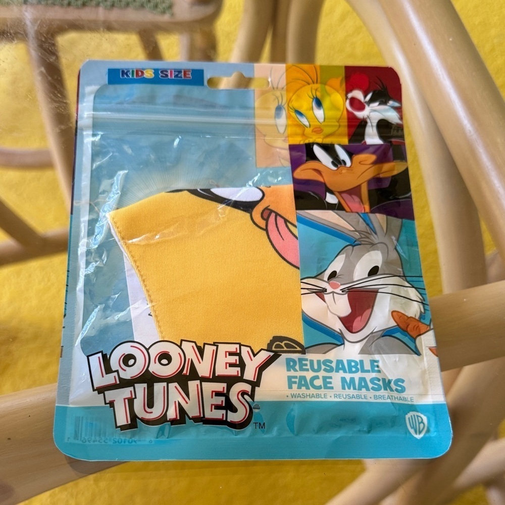Warner Brothers Looney Tunes Daffy Duck Face Mask Kids Size NWT